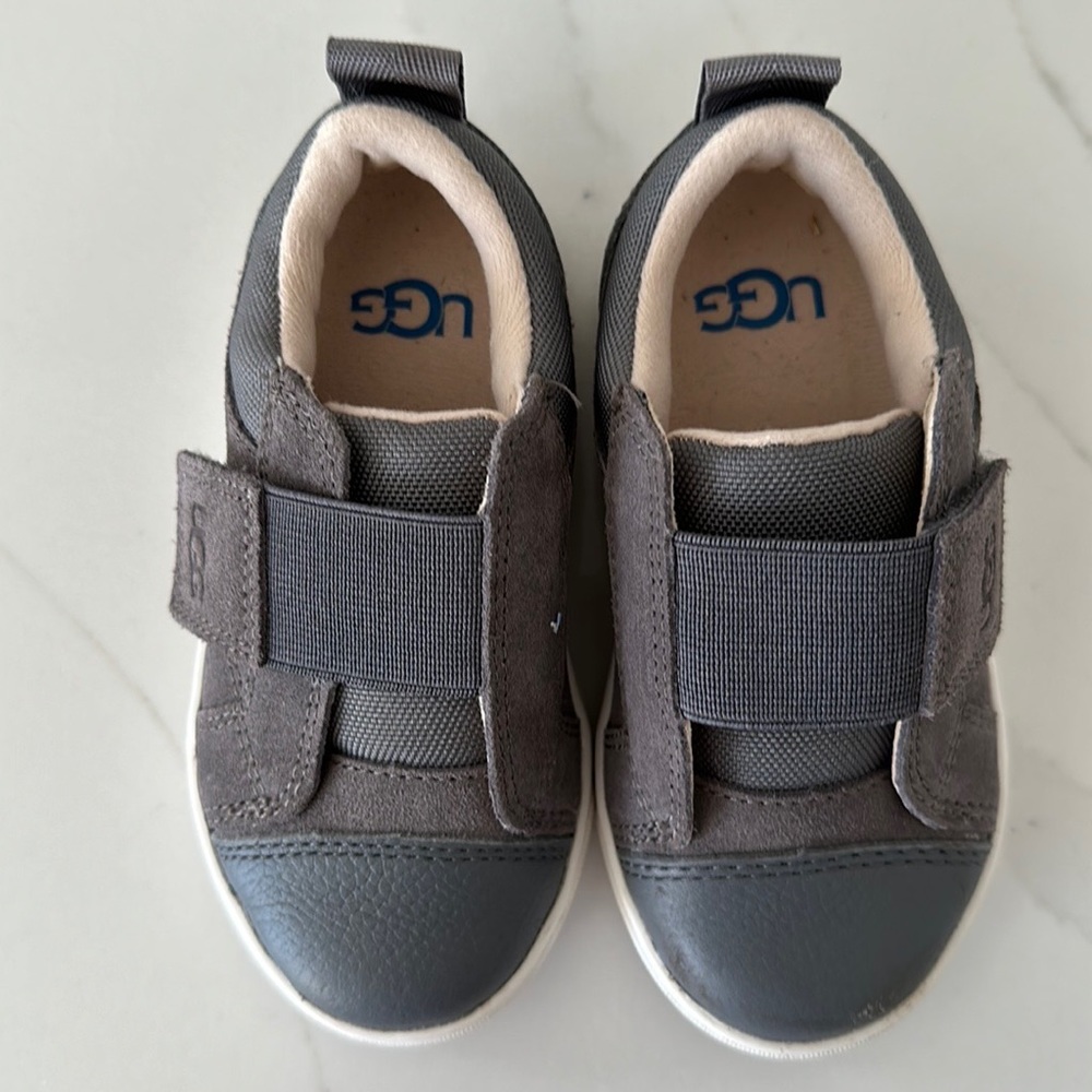 Ugh boys gym shoes. Size C7. Color Grey. Velcro strap.
